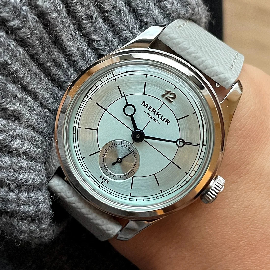 The New MERKUR Cross Line Sector Dial Green Retro Casual Watch for Men Business Series Manual Chorded Watch Metal