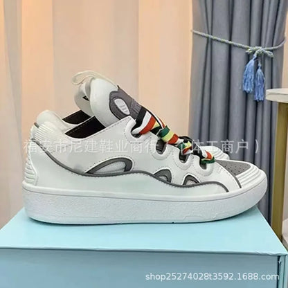 Scarpe skate comode con tacco alto, suola spessa, stile casual sportivo dad shoes, nuovo stile vietnamita cambogiano, slip-on con nodo