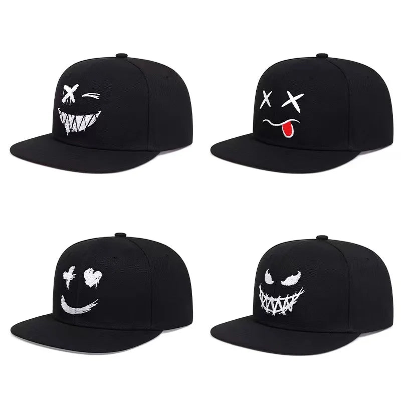 „Hip Hop“ vyriškos kepurės. Individualizuotos siuvinėtos beisbolo kepurės. Reguliuojamos medvilninės „snapback“ kepurės. Pavasario ir vasaros lauko kepurės nuo saulės. Laisvalaikio kepurės