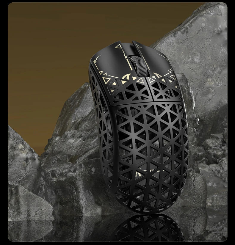 ATTACK SHARK R5 Ultra Carbon Fiber brezžična gaming miška, gaming senzor PixArt PAW3950MAX, 42000DPI, 8000Hz, MCU Nordic 52840