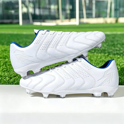 Chaussures de football AG/FG spécifiques à l'entraînement, tige en PU respirante, semelle en TPU résistante à l'abrasion, motif de crampons optimisé pour une agilité accrue