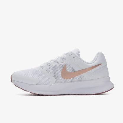 Оригинални дамски дишащи обувки за бягане Nike W Nike Run Swift 3 DR2698-105