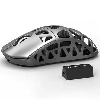 ATTACK SHARK R3 magnéziumötvözet gamer egér, 8K SUPERLIGHT, 8000Hz, 6 állítható DPI akár 26000-ig, PAW3395, BT/2.4G vezeték nélküli/vezetékes