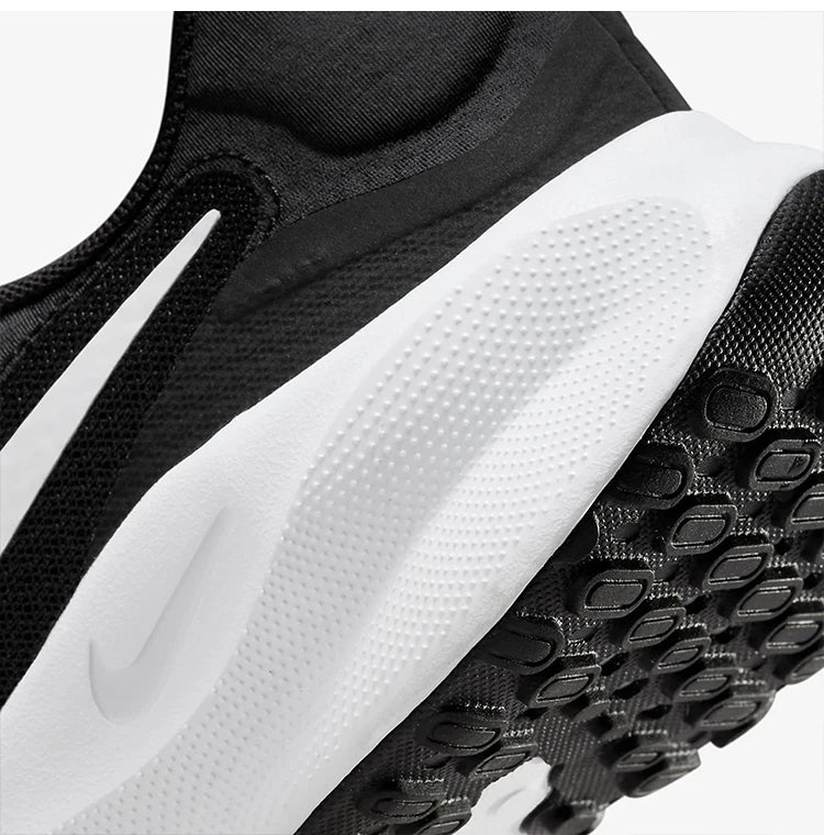 Nike Authentic Revolution 7 – lekkie i wytrzymałe męskie buty sportowe do biegania FB2207-001