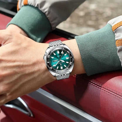 POEDAGAR luxury men’s watch, business style, with date and day of the week, water-resistant and luminous, made of stainless steel and powered by a quartz movement.