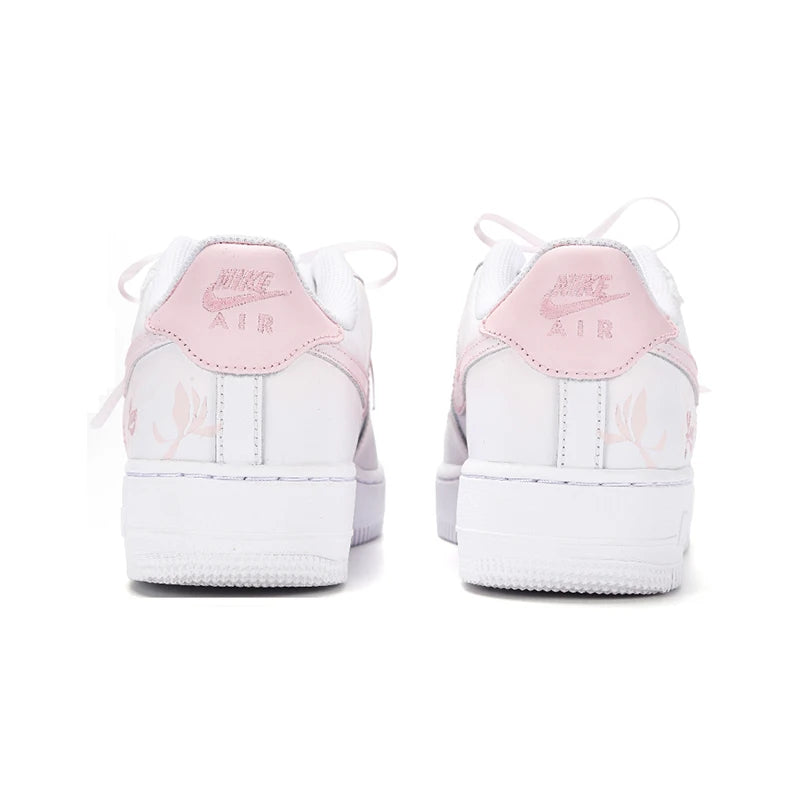 Baskets personnalisées Nike Air Force 1 Low Heartbeat Reflection : baskets déconstructives à dégradé avec détails en relief en forme de ruban, pour femme