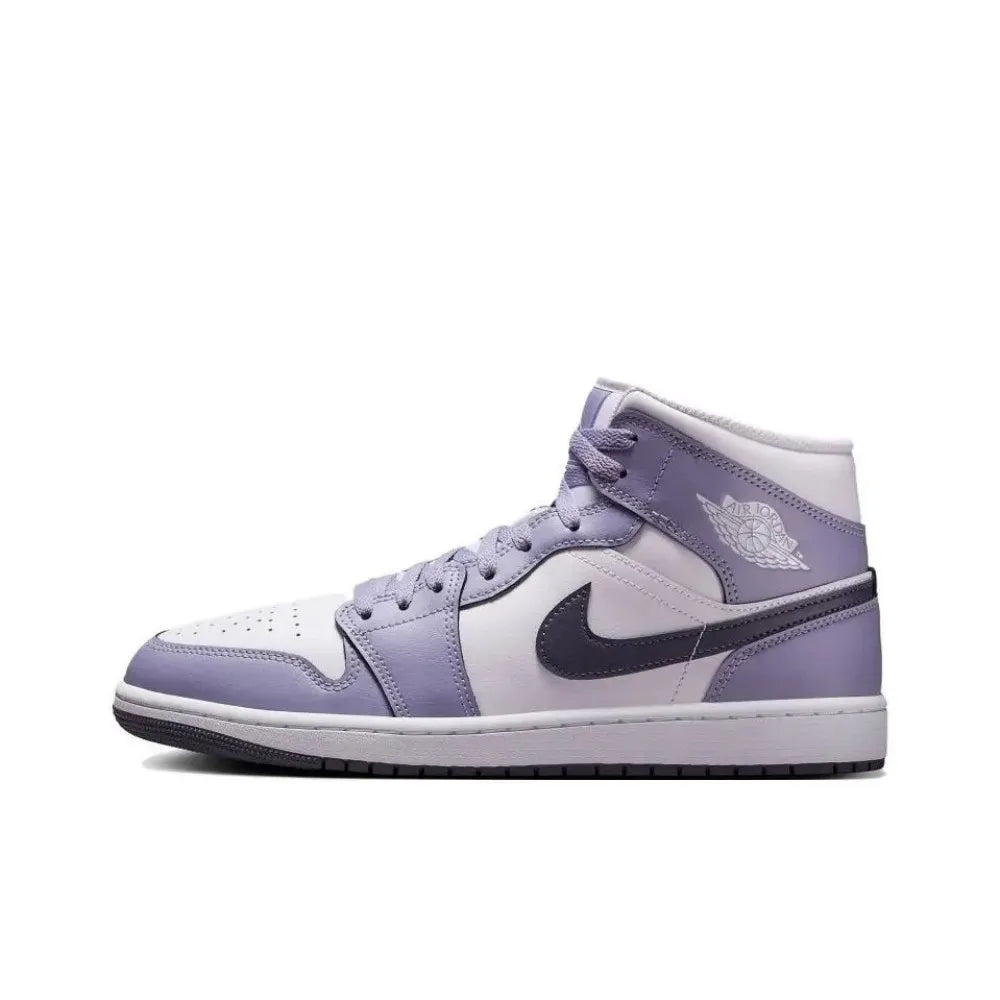 Nike Air Jordan 1 Mid Unisex Basketball Shoes Classic Design, Slip-resistant and Durable, Exceptional Performance BQ6472-009