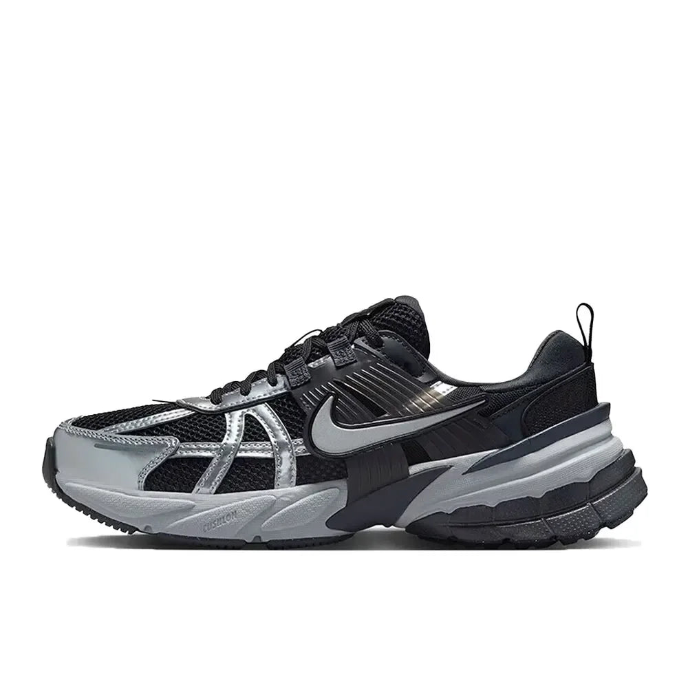 Nike V2K Run: Μαλακά, άνετα, αναπνεύσιμα παπούτσια τρεξίματος χαμηλού προφίλ, Unisex, Καφέ, HQ3445-222