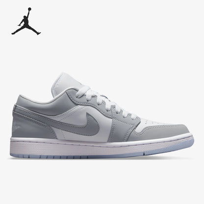 Nike, chaussures de basketball classiques pour hommes et femmes, modèle AIR JORDAN 1 AJ1, référence DC0774-105.