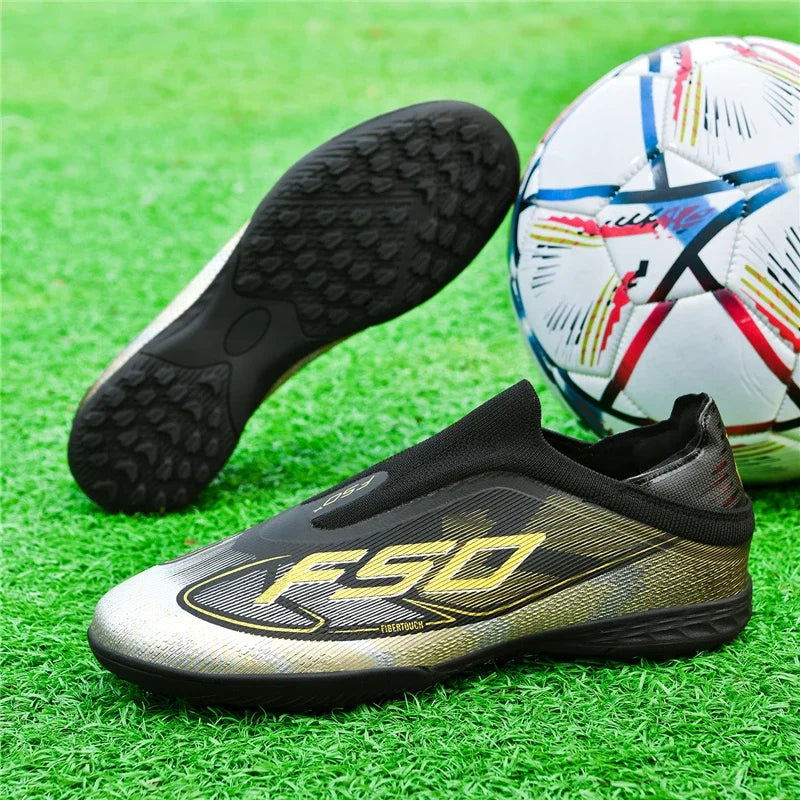 Nouvelles chaussures de football pour hommes, chaussures de sport d'extérieur, chaussures de soccer ultralégères, chaussures de futsal antidérapantes, de haute qualité, à cheville haute, respirantes, pour match