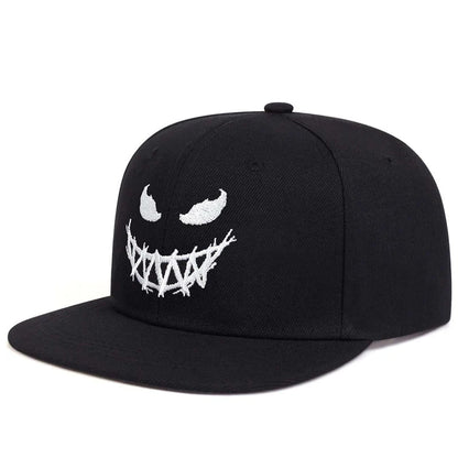„Hip Hop“ vyriškos kepurės. Individualizuotos siuvinėtos beisbolo kepurės. Reguliuojamos medvilninės „snapback“ kepurės. Pavasario ir vasaros lauko kepurės nuo saulės. Laisvalaikio kepurės