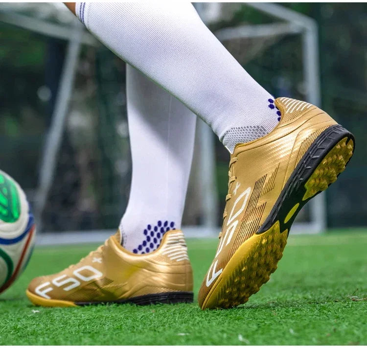 Nouvelles chaussures de football pour hommes, chaussures d'entraînement, baskets professionnelles, chaussures de match sur gazon, chaussures de football antidérapantes pour l'extérieur, chaussures de sport ultralégères,