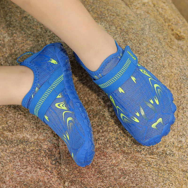 Neue schnelle Strand- und Tauchschuhe für Kinder, Jungen und Mädchen, Qianjiang Schwimmschuhe, Indoor-Fitness-Bodenschuhe, Badeschuhe 29-38#