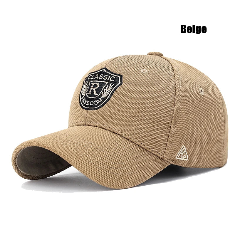 Modna czapka z daszkiem unisex w stylu baseballowym dla mężczyzn i kobiet, wykonana z tkaniny z motywem ananasa, z napisem „CLASSIC” i haftem złotą nicią, w stylu casualowo-sportowym