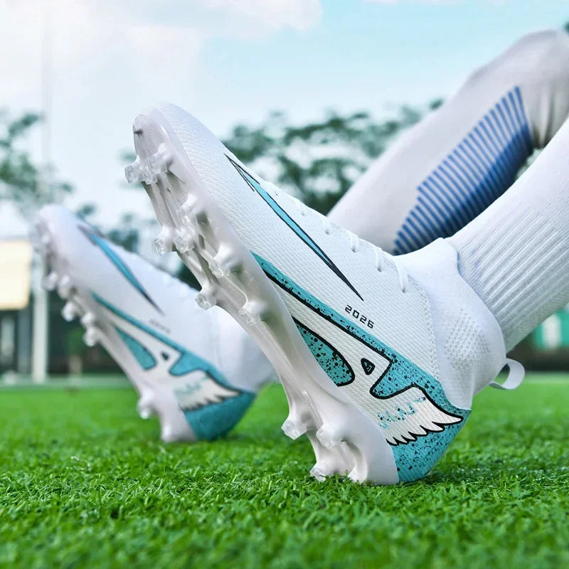 Nouvelles chaussures de football pour hommes, chaussures de sport d'extérieur, ultra-légères, de haute qualité, à cheville haute, chaussures de football en salle antidérapantes, futsal antidérapant.
