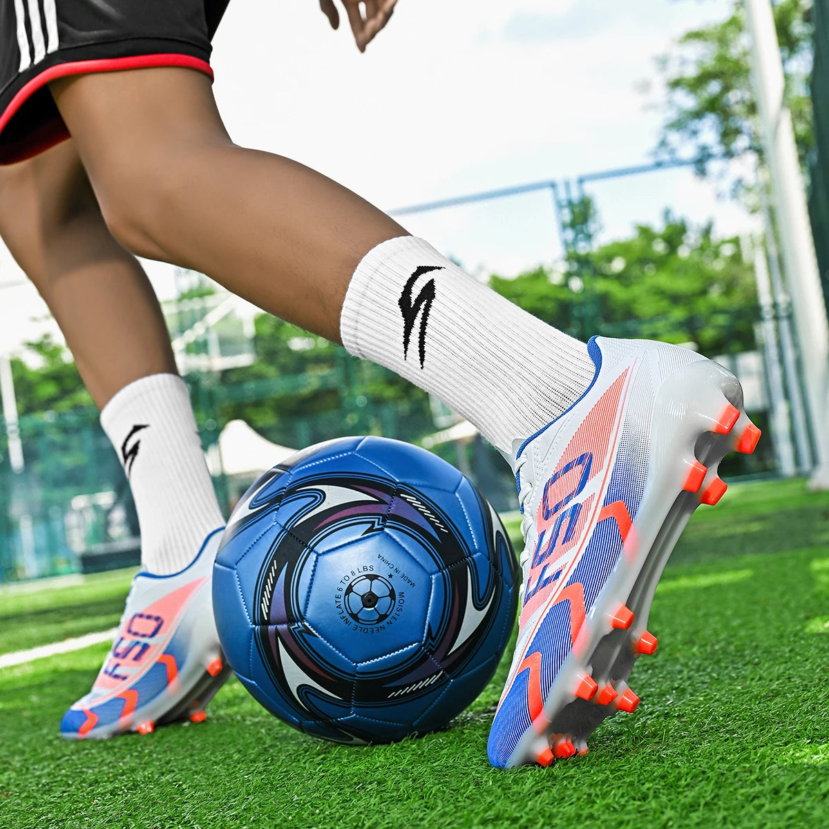 Chaussures de football pour hommes, modèle AG FG, semelle absorbant les chocs, tige en polyuréthane confortable, crampons pour les compétitions et l’entraînement quotidien.