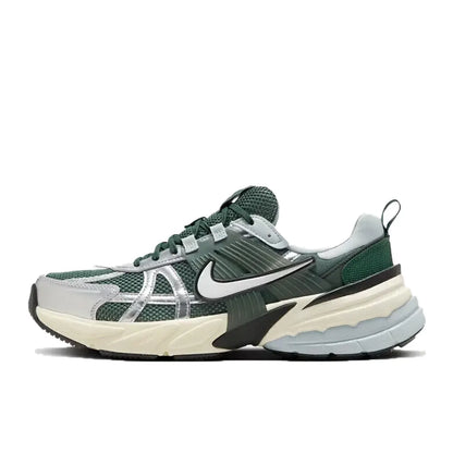 Nike V2K Run: Μαλακά, άνετα, αναπνεύσιμα παπούτσια τρεξίματος χαμηλού προφίλ, Unisex, Καφέ, HQ3445-222