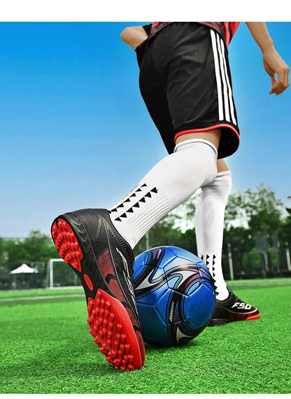 Nouvelles chaussures de football pour hommes, chaussures de sport respirantes, antidérapantes, de haute qualité, pour matchs en plein air, chaussures de football de salle, haute tige, ultralégères