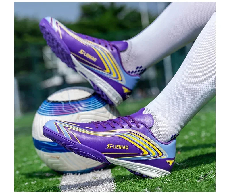Nouvelles chaussures de football pour hommes, baskets de haute qualité, crampons de futsal pour gazon, chaussures de football d'intérieur très vendues, chaussures d'entraînement antidérapantes pour l'extérieur