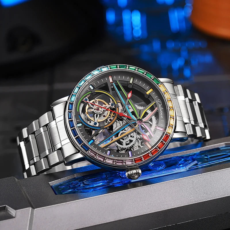 Férfi szkeleton óra, divatos stílusban, szivárvány színekben ragyogó drágakövekkel díszítve, tourbillon szerkezettel; luxus automata mechanikus óra, 30 méterig vízálló.