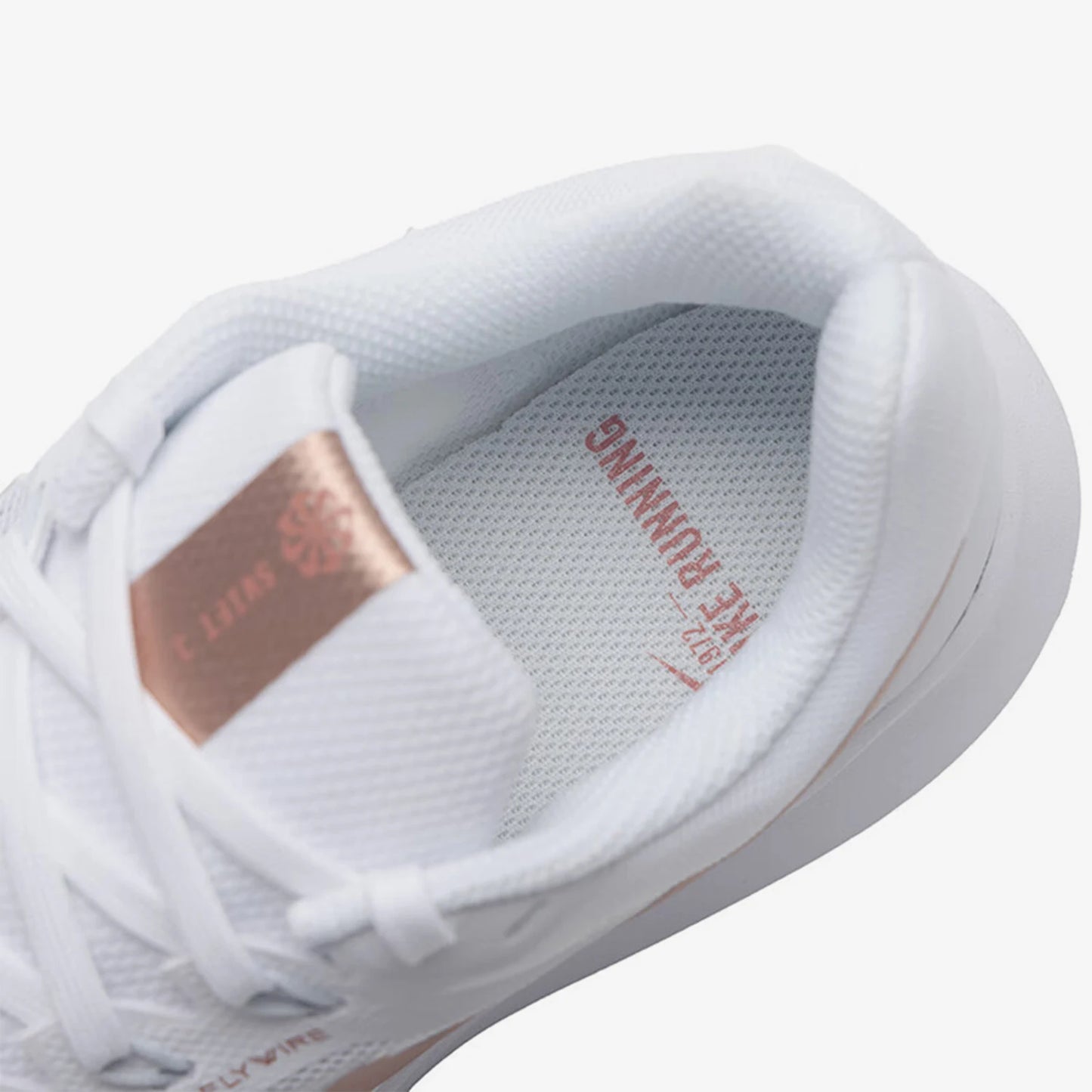 Оригинални дамски дишащи обувки за бягане Nike W Nike Run Swift 3 DR2698-105