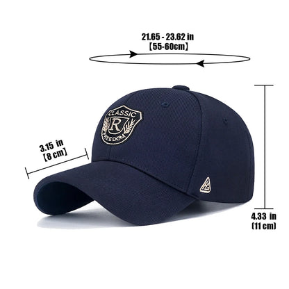 Modna czapka z daszkiem unisex w stylu baseballowym dla mężczyzn i kobiet, wykonana z tkaniny z motywem ananasa, z napisem „CLASSIC” i haftem złotą nicią, w stylu casualowo-sportowym