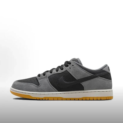 Nike Dunk SB Trendy and minimalist, these everyday casual sneakers offer comfort and durability. HF5441-100