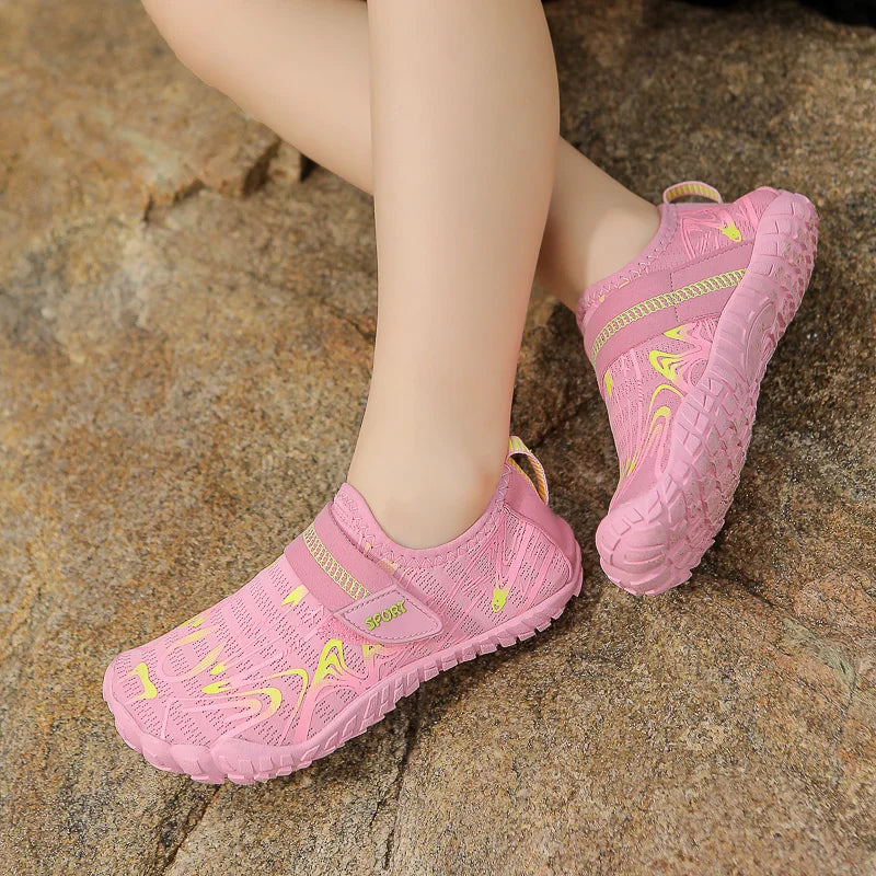 Neue schnelle Strand- und Tauchschuhe für Kinder, Jungen und Mädchen, Qianjiang Schwimmschuhe, Indoor-Fitness-Bodenschuhe, Badeschuhe 29-38#