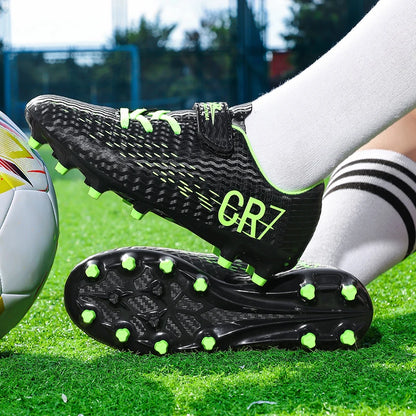 Nouvelles chaussures de football montantes à crampons longs pour adolescents et étudiants, adaptées aux garçons et aux filles, élégantes, durables et tendance