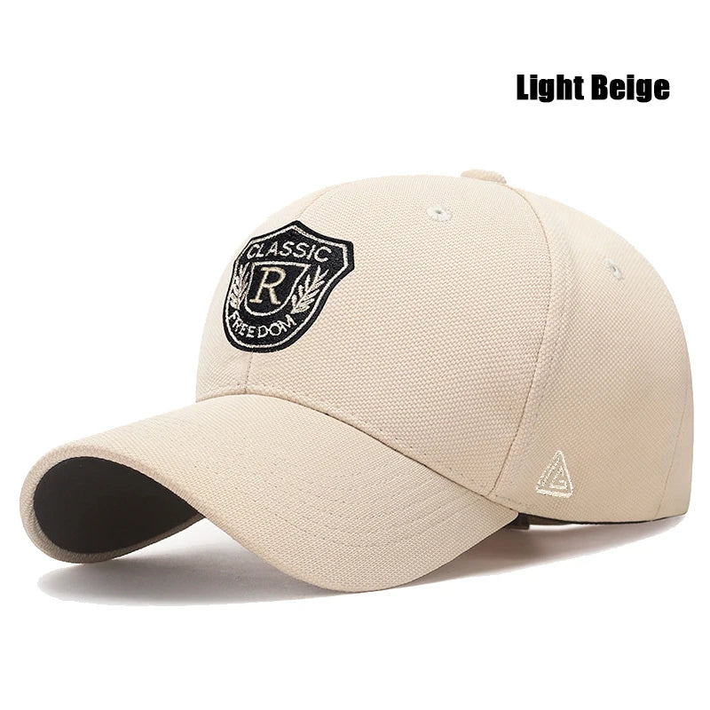 Modna czapka z daszkiem unisex w stylu baseballowym dla mężczyzn i kobiet, wykonana z tkaniny z motywem ananasa, z napisem „CLASSIC” i haftem złotą nicią, w stylu casualowo-sportowym