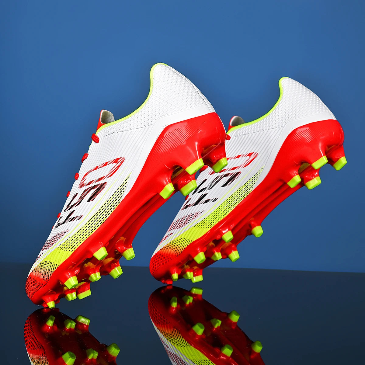 Chaussures de football pour hommes AG FG pour terrain ferme, en matériau PU léger, avec crampons renforcés, pour adultes, pour entraînements de football en extérieur et compétitions.