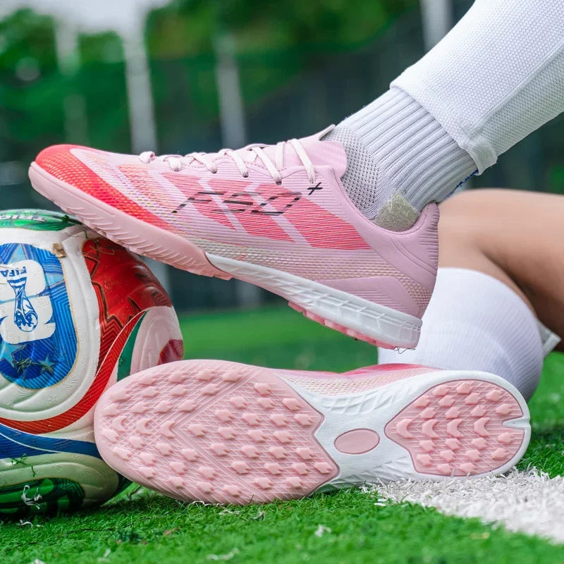 Nouvelles chaussures de football pour hommes, chaussures de soccer pour terrain en herbe, chaussures d'entraînement, chaussures de sport ultralégères, chaussures de match professionnelles, baskets antidérapantes unisexes.