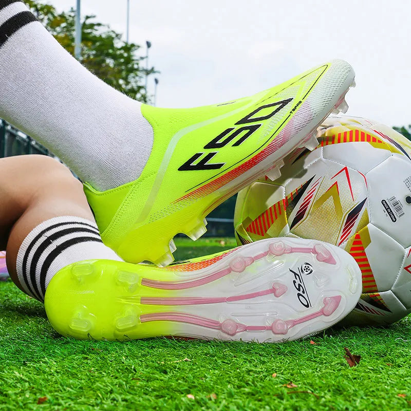 Nouvelles chaussures de football pour hommes, baskets de match, crampons de gazon antidérapants de haute qualité, chaussures de football d'extérieur pour garçons, chaussures de football montantes légères