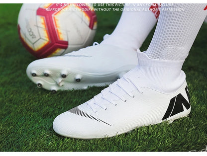 Crampons de Football pour hommes, bottes de Football, crampons d'entraînement, professionnels, résistants à l'usure, antidérapants, longues pointes TF/FG, rouge, nouveau