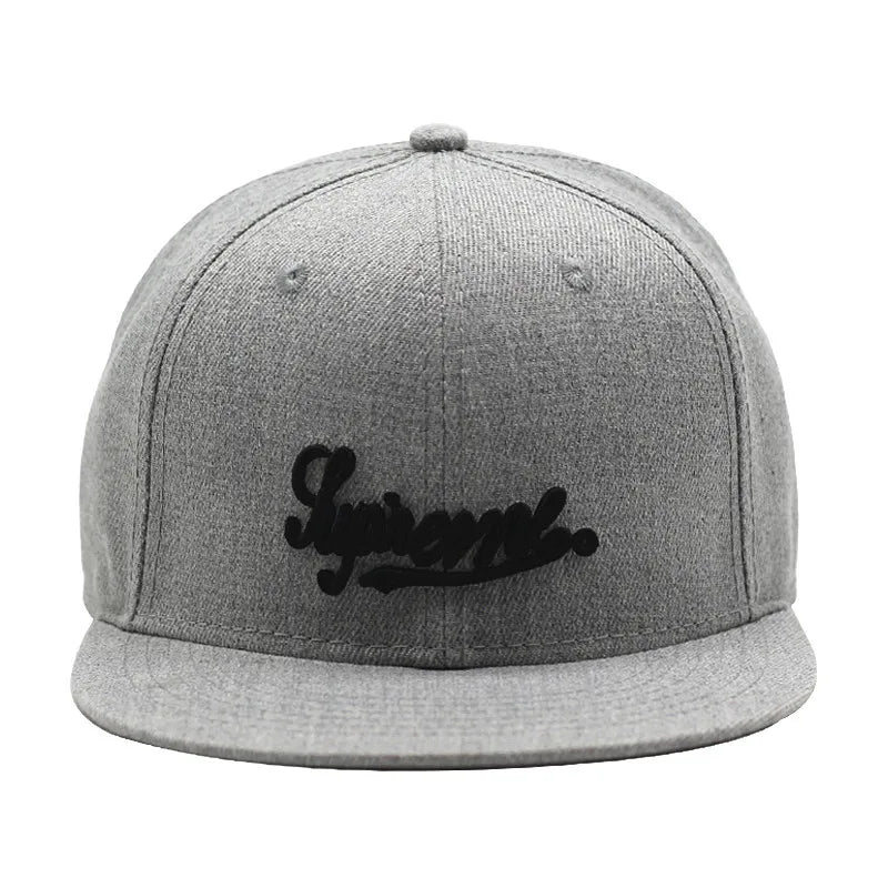 Siuvinėta, visiškai uždara, prigludusi kepurė „New York“, dydis „Trucker“, „Bboy“, vyrams, su snapback užsegimu, plokščiu snapeliu, „Era“