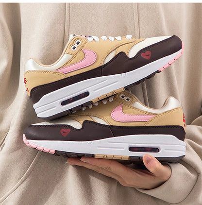 Baskets Nike Air Max 1 87 officielles et authentiques pour femme, style minimaliste, sportif et décontracté, FZ4346-200