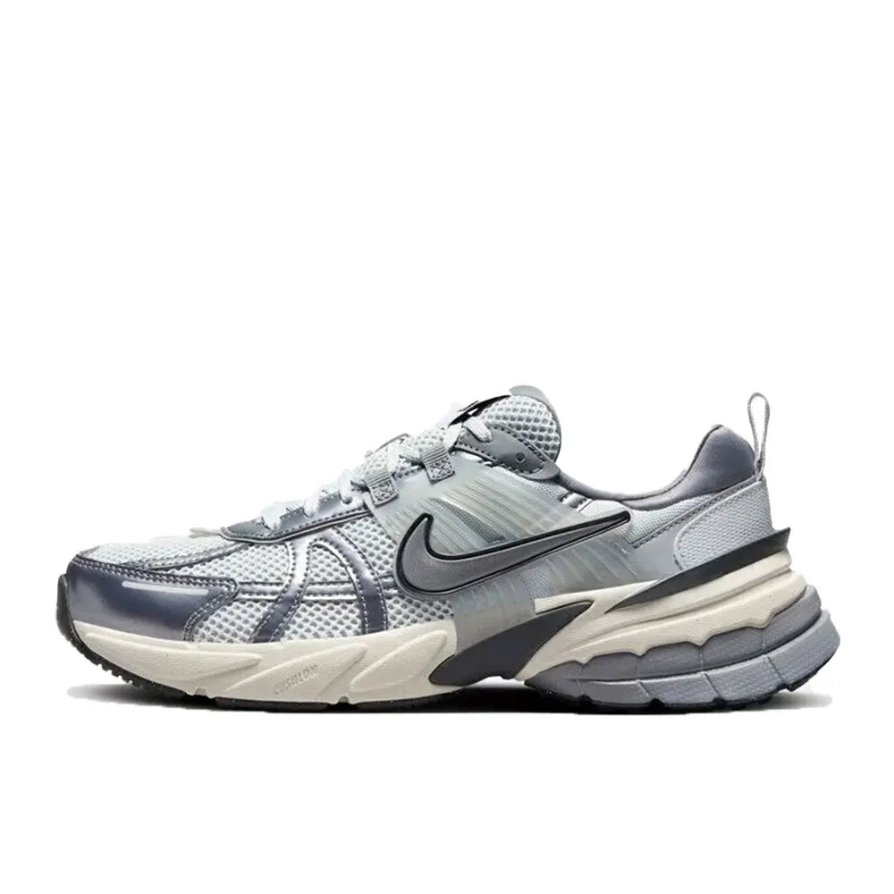 Nike V2K Run: Μαλακά, άνετα, αναπνεύσιμα παπούτσια τρεξίματος χαμηλού προφίλ, Unisex, Καφέ, HQ3445-222