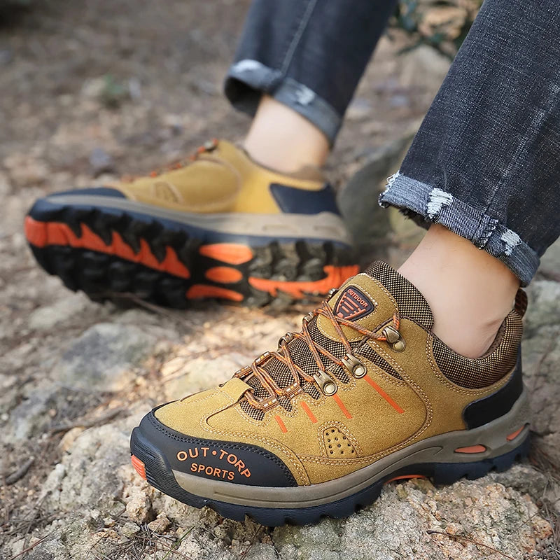 Retro Style Men Sports Shoes Autumn and Winter Short Boots Anti Slip Hiking Shoes Suitable for Ankle Boots Urban Commuting 2025
