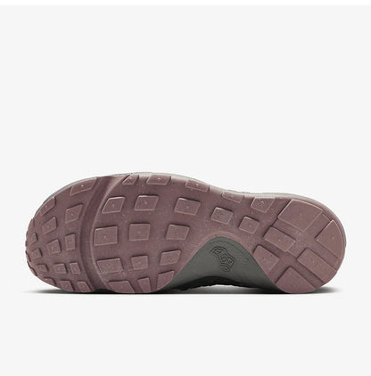 Nike Authentic Aktuell säsong Nya damskor i stickat material, låga och vadderade HF0351-120