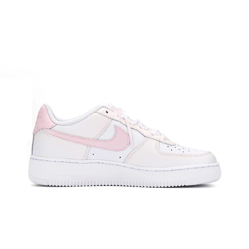 Baskets personnalisées Nike Air Force 1 Low Heartbeat Reflection : baskets déconstructives à dégradé avec détails en relief en forme de ruban, pour femme