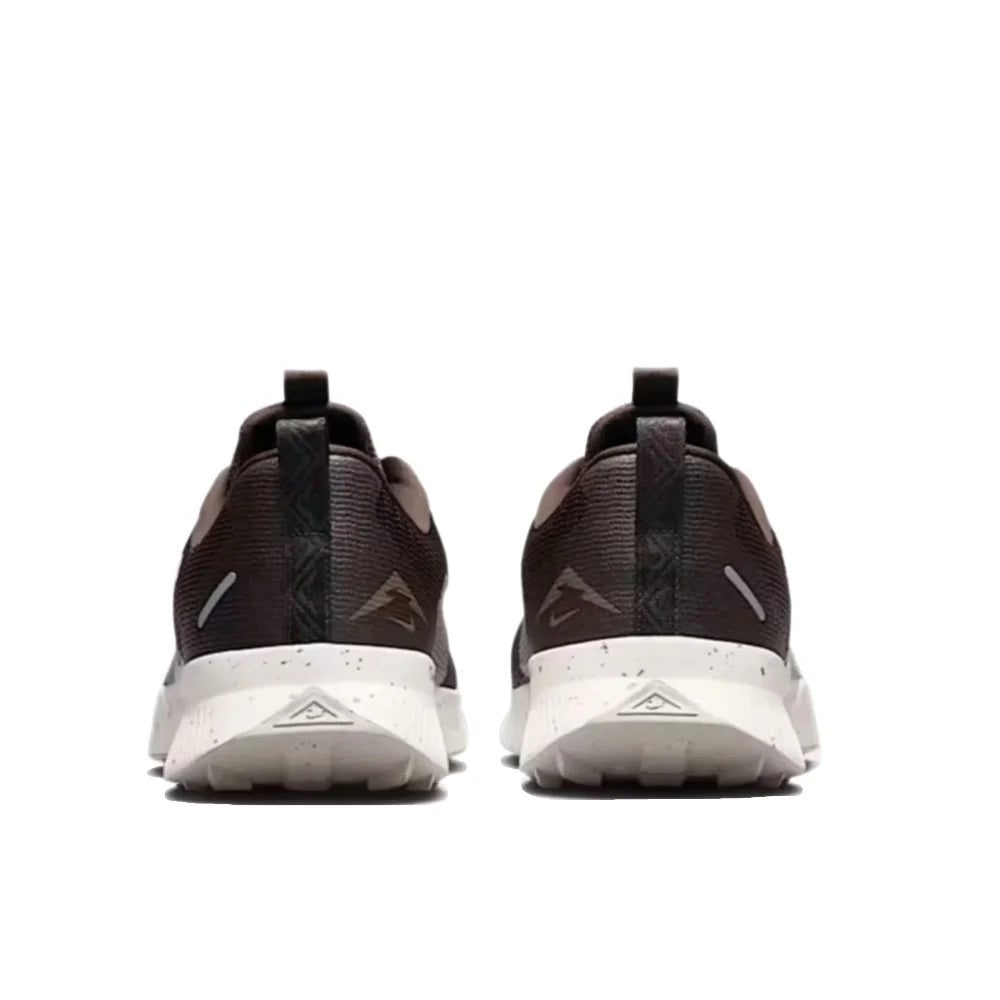 NIKE JUNIPER TRAIL 3 Ανδρικά άνετα, αντιολισθητικά, ανθεκτικά παπούτσια προπόνησης και τρεξίματος Καφέ/Λευκό FQ0904-203