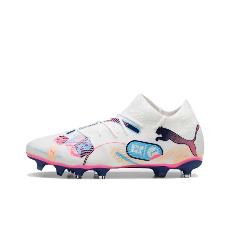 Chaussures de football Puma Future 7 Match Volume Up, confort sportif, semelle AG FG, blanches, 108074-01.