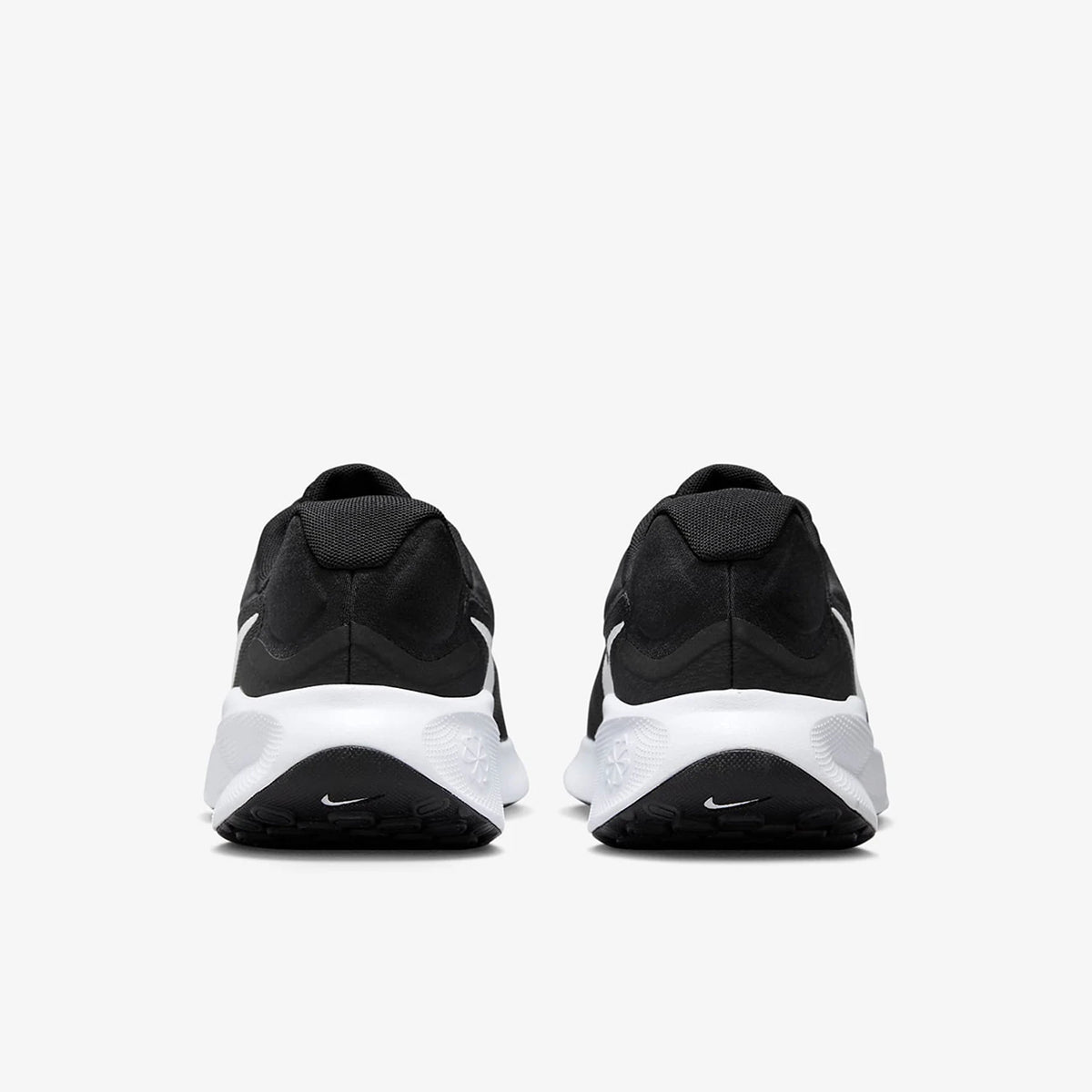 Nike Authentic Revolution 7 – lekkie i wytrzymałe męskie buty sportowe do biegania FB2207-001