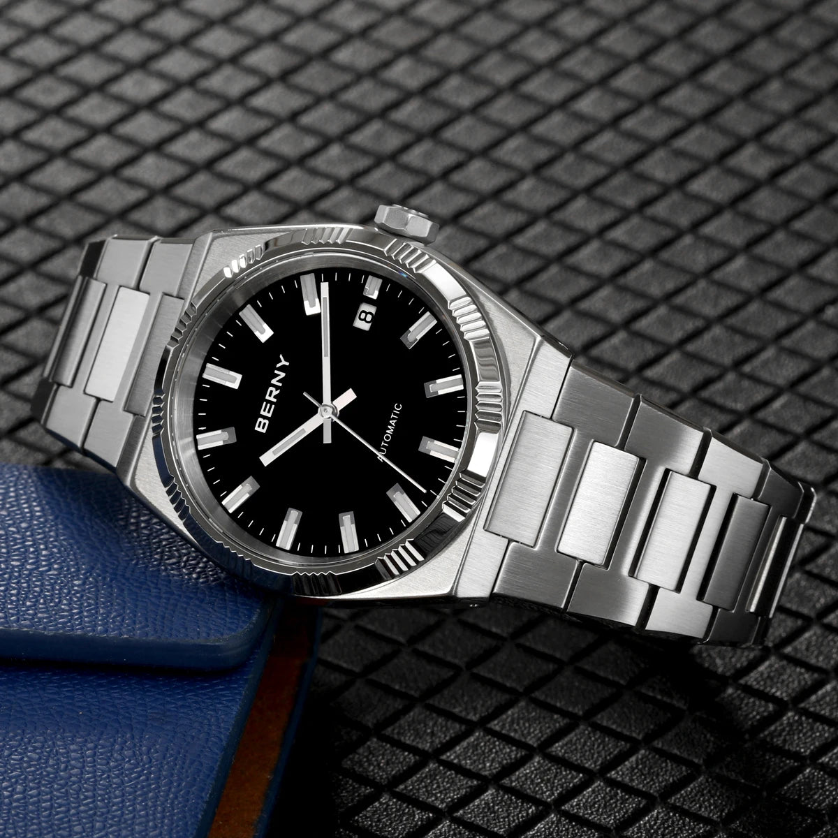 BERNY men’s automatic watch, gold-coloured, sapphire crystal, luminescent hands, 100% genuine, fitted with a PT5000 movement, anti-reflective coating, luxury model with interchangeable bezel, water-resistant to 5 ATM.