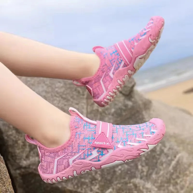 Neue schnelle Strand- und Tauchschuhe für Kinder, Jungen und Mädchen, Qianjiang Schwimmschuhe, Indoor-Fitness-Bodenschuhe, Badeschuhe 29-38#