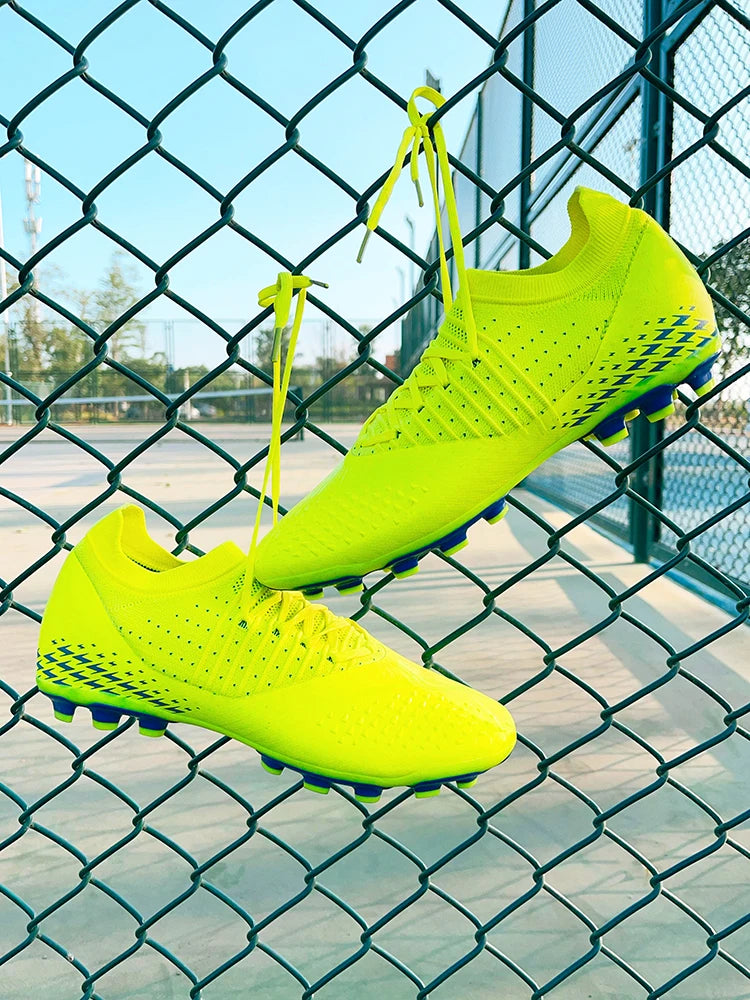 Men Football Cleats Fashion Youth Soccer Shoes Knit Football Training Trainers Breathable Society Campo Non-Slip Sports Footwear