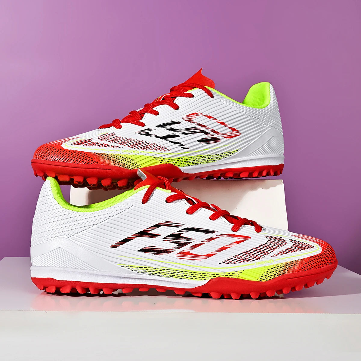 Chaussures de football pour hommes, modèle TF pour terrains synthétiques, tige en PU respirant, crampons en caoutchouc antidérapants, baskets de football pour adultes, idéales pour l’entraînement sur gazon synthétique