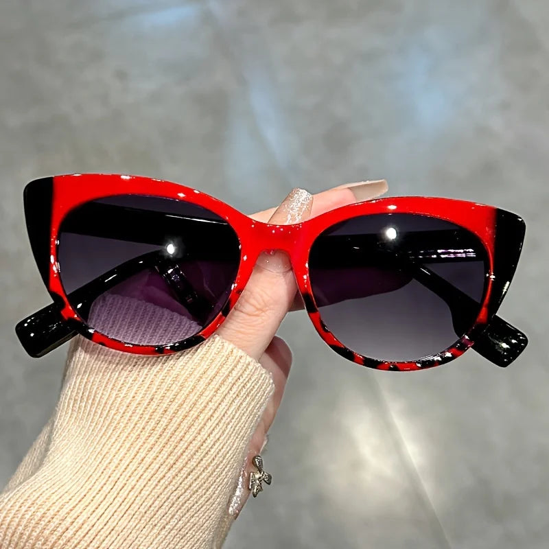 New Glossy Red Black Color-Block Gradient Cat-Eye Sunglasses Chic Women's Glasses with Anti-Glare Lenses for Fashionable Travel