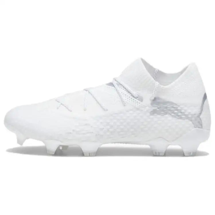 Baskets Puma Future 7 Ultimate FG AG, modèle blanc, couleur argentée, 107916-04.