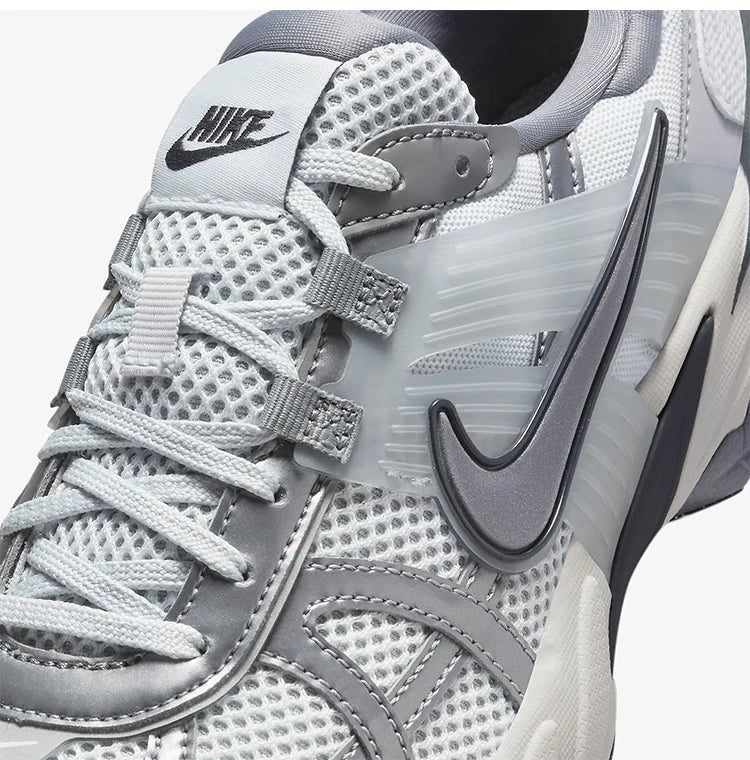 Nike Original V2K Run Damen-Low-Cut-Freizeitschuhe im Retro-Sportstil FD0736-003